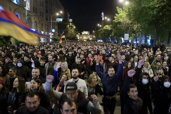 Опозицията в Армения обяви 