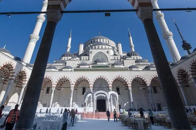 Най-голямата джамия в Турция - вдигната при Ердоган за $100 милиона 