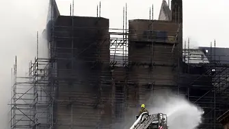 Пожарът в Глазгоу опустоши прочут архитектурен паметник