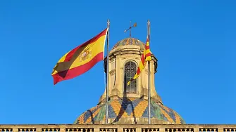 Властта в Испания отмени финансовия контрол върху Каталуня