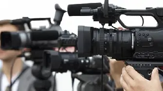 Властта в България печели служебно мача с журналистиката