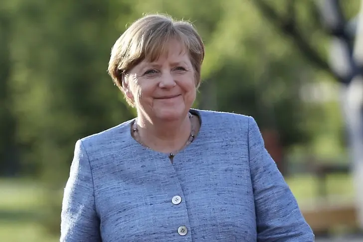 Меркел: Няма да опростим дълговете на Италия
