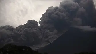 Вулкан изригна в Гватемала. 25 убити, 300 ранени (СНИМКИ)