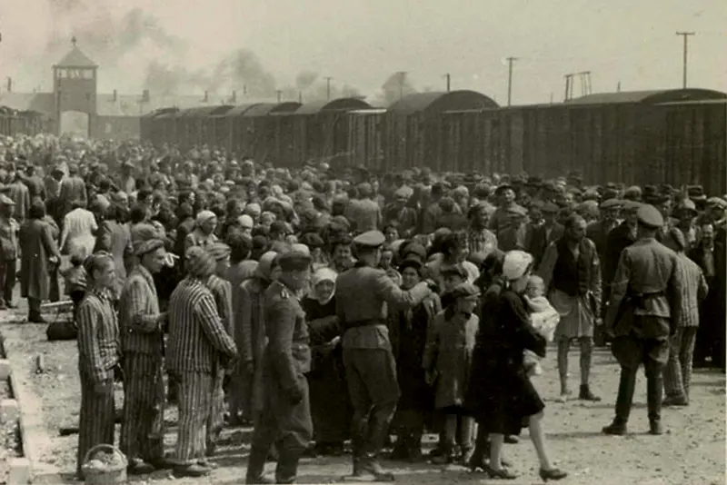 Полша смекчи закона за Холокоста