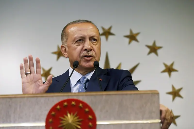 Ердоган вече на портрет във всички полицейски управления в Турция