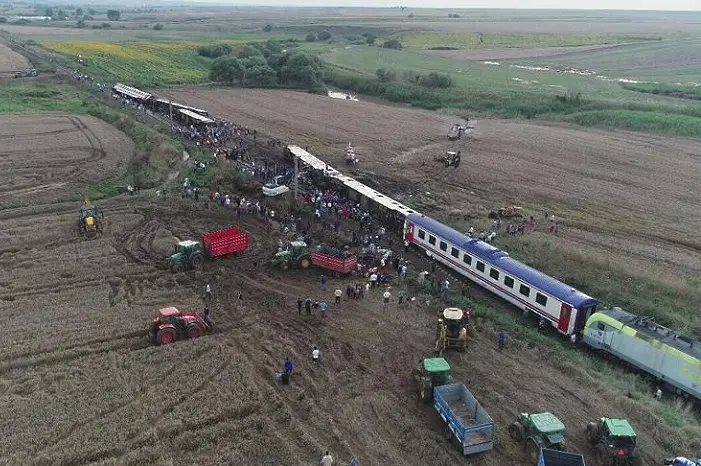 Обърна се влакът Одрин - Истанбул. Десет убити и 73 ранени