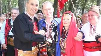 Цветанов гост на традиционна българска сватба на актьор от Холивуд