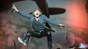 Iron Maiden и летящият Брус Дикинсън. И малко Караянчева (СНИМКИ + ВИДЕО)