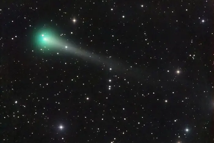 Учени наблюдават кометата Борисов, състои се от газ и прах