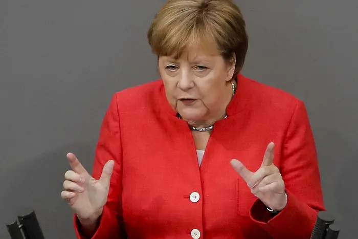 Меркел е против задължителна военна служба