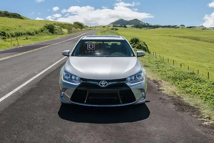 Toyota ще прави самоуправляващите се коли за Uber 