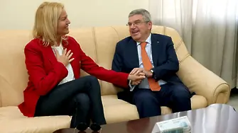 Шефът на олимпизма ще гледа две Световни в България