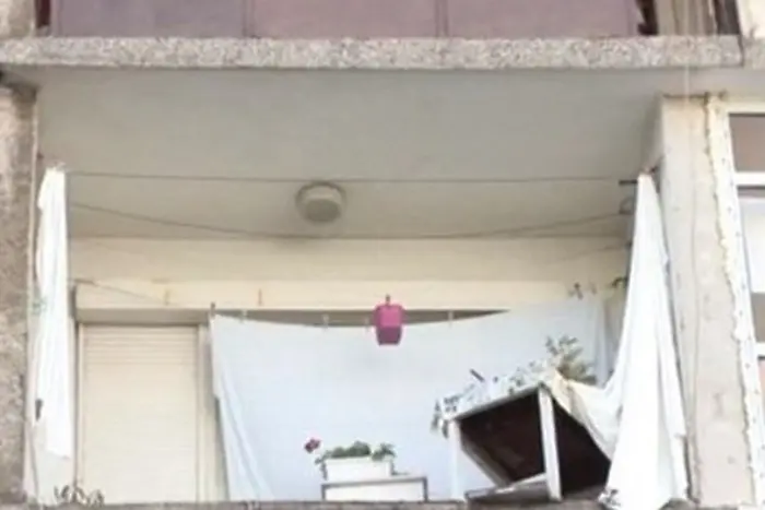 Жена в тежко състояние след срутване на тераса в Силистра
