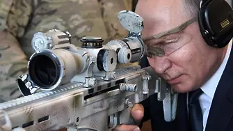Путин пробва ултрамодерен снайпер на 