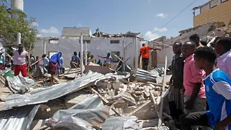 Взрив до училище в Сомалия, има ранени деца