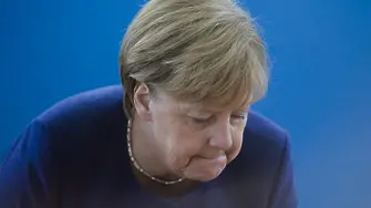 Днес Меркел сдава властта в партията