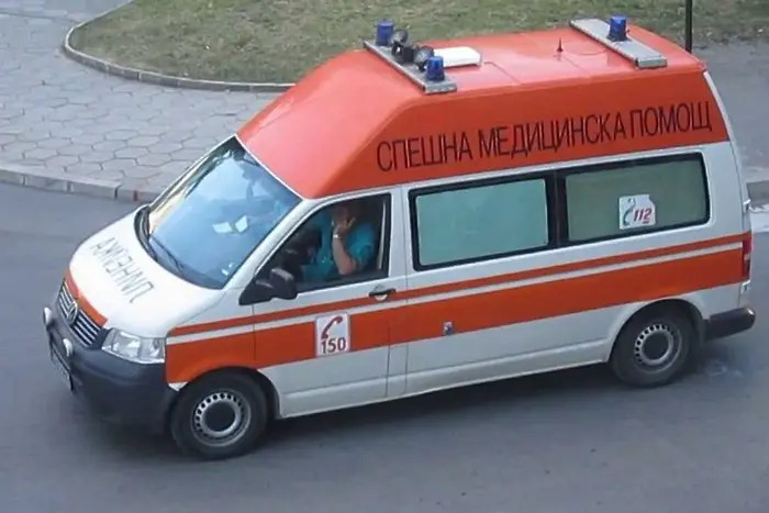 Мъж почина и трима са в тежко състояние след катастрофа на пътя София-Варна
