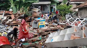 429 станаха жертвите на цунами в Индонезия