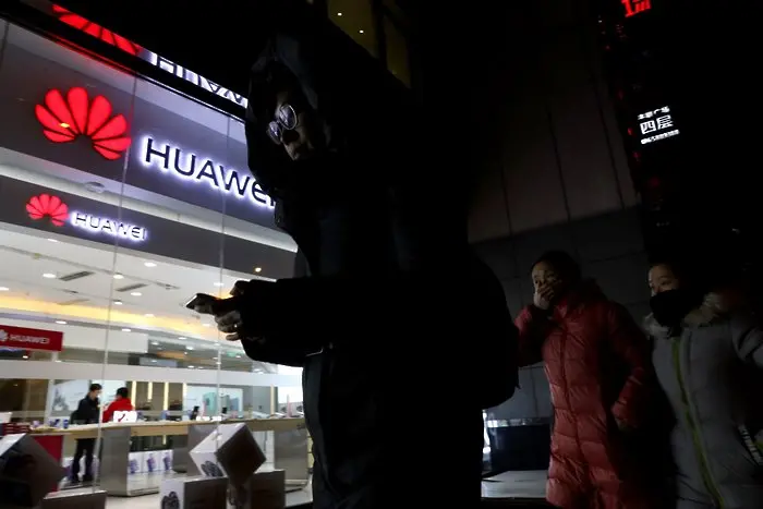 Huawei прави 5G станции и без американски части