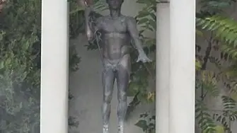 Открита е бронзовата статуя на Аполон от Централна баня