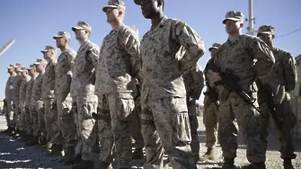 САЩ изтеглят половината си контингент от Афганистан 