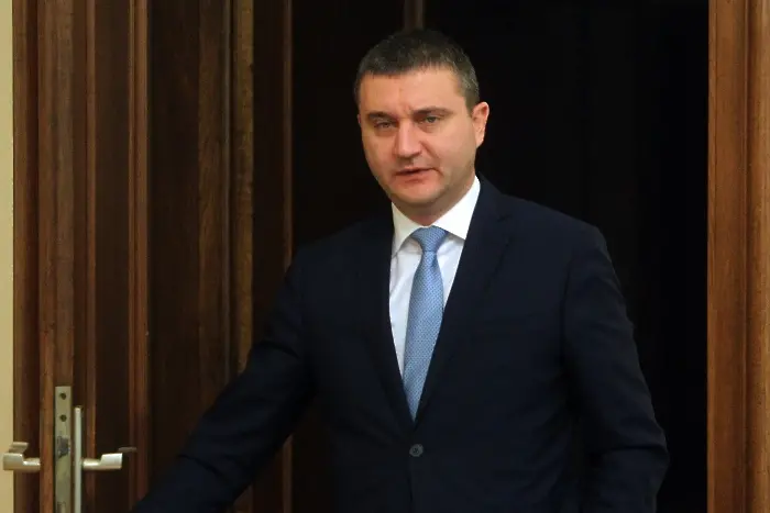 Владислав Горанов пита президента дали ще протака сделката за F-16