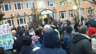 Столичани протестират срещу застрояване в район 