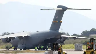  US С-17 стовариха 180 т хуманитарна помощ за Венецуела в Колумбия