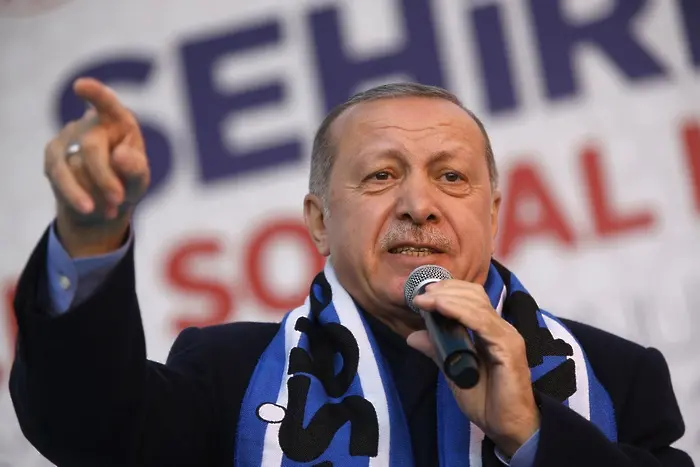Ердоган ще търси сметка от враговете с партиен билет