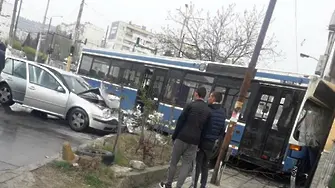 Десет души пострадаха при инцидент с автобус във Варна