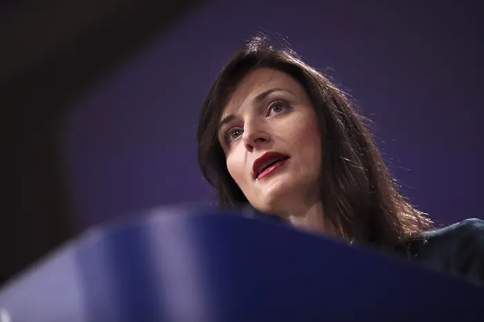 Мария Габриел няма да е евродепутат, ще се бори пак да е комисар