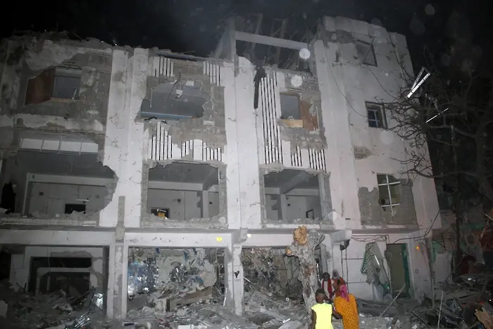 Поне 29 загинали и 80 ранени след самоубийствен атентат в Сомалия