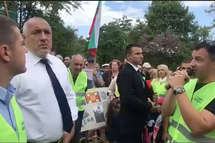 Борисов отиде на митинг, отмени застрояване на парк в Пловдив