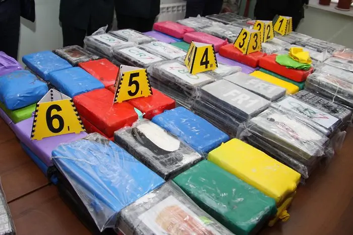 Хванаха няколкостотин килограма кокаин на зеленчукова борса в София