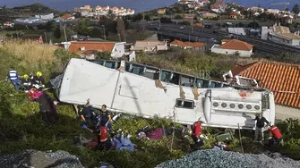28 жертви в катастрофа на автобус с германски туристи в Мадейра