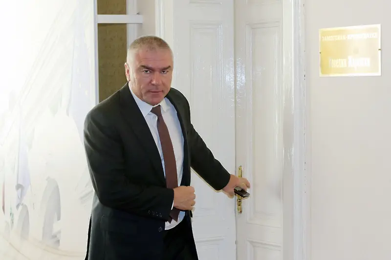 Спецпрокуратурата не открила престъпен сговор между Марешки и двама негови депутати