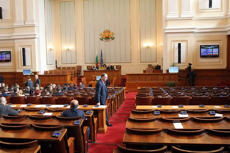 Депутатите отхвърлиха 15-ото вето на президента