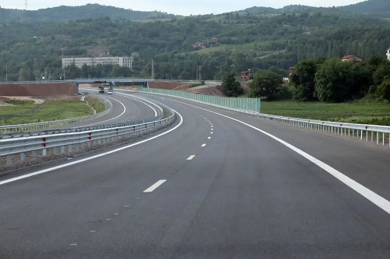 Предпразнично: пуснаха нови 6,5 км от магистралата за Гърция