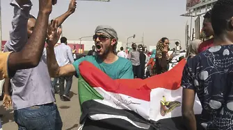 Военните обявиха, че са свалили президента на Судан (ВИДЕО)