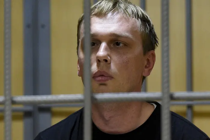 Тежки присъди за руски полицаи изфабрикували дело срещу журналист