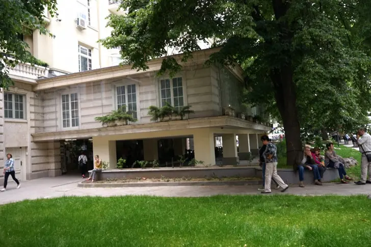 Съдебен изпълнител продава част от апартамента на Цветан Василев за 1,2 млн. лв.