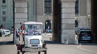 Безпилотен автобус блъсна жена във Виена