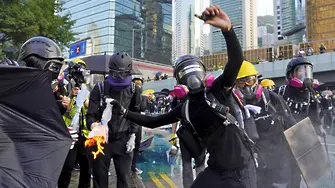 Властите в Хонконг забраняват маските за лица в опит да се справят с протестите