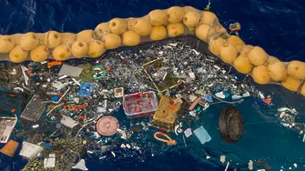 Плаващ капан за пластмаса чисти Тихия океан