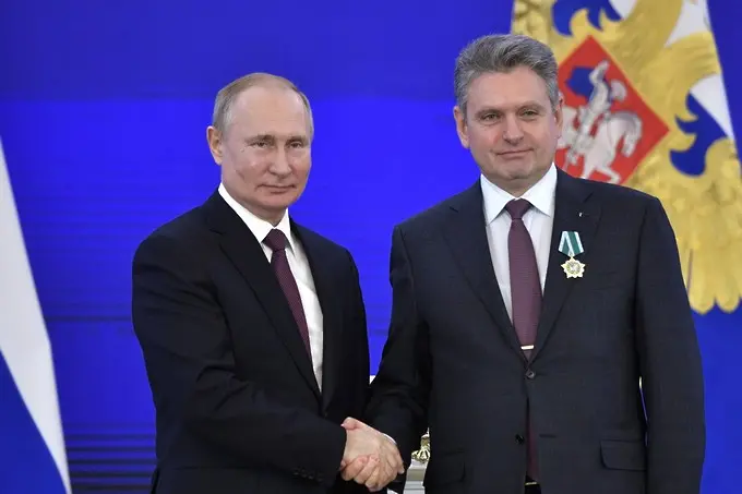 Ето го русофила Николай Малинов при награждаването от Путин