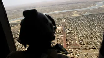 13 френски войници гинат при авиокатастрофа в Мали