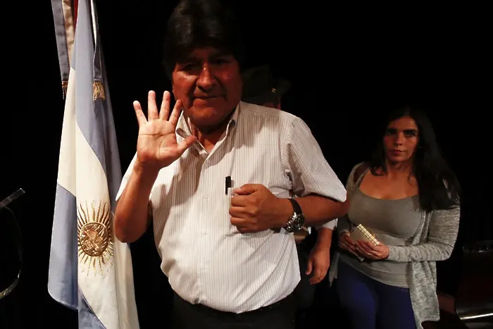 Ево Моралес получи убежище в Аржентина