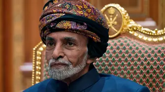 Военните призоваха управляващата фамилия в Оман да изберен нов султан