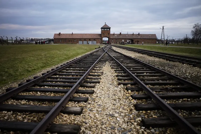 Все по-малко американци знаят колко евреи са били избити в Холокоста