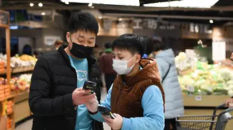 Пекин обещава епидемията да свърши скоро и икономиката да подскочи